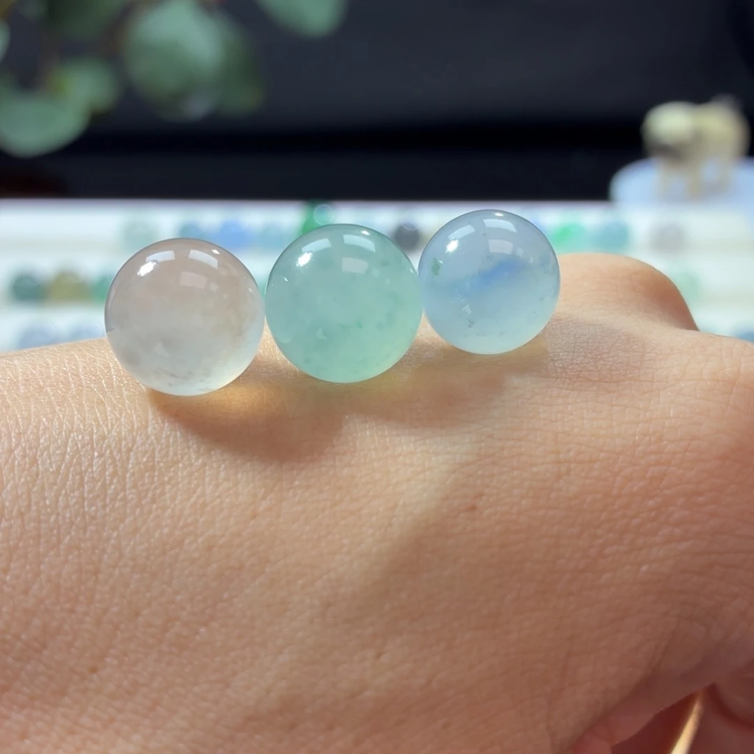 定制翡翠未镶嵌一组大卡