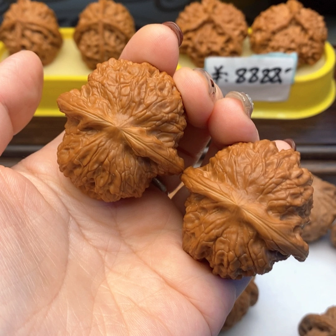 文玩核桃把件43尺精品血麒麟