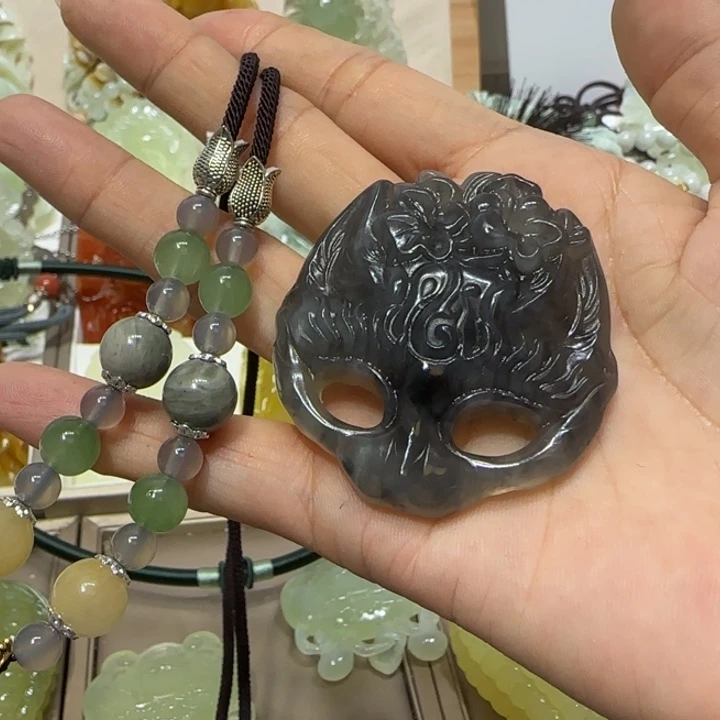 蛇纹石玉吊坠未镶嵌