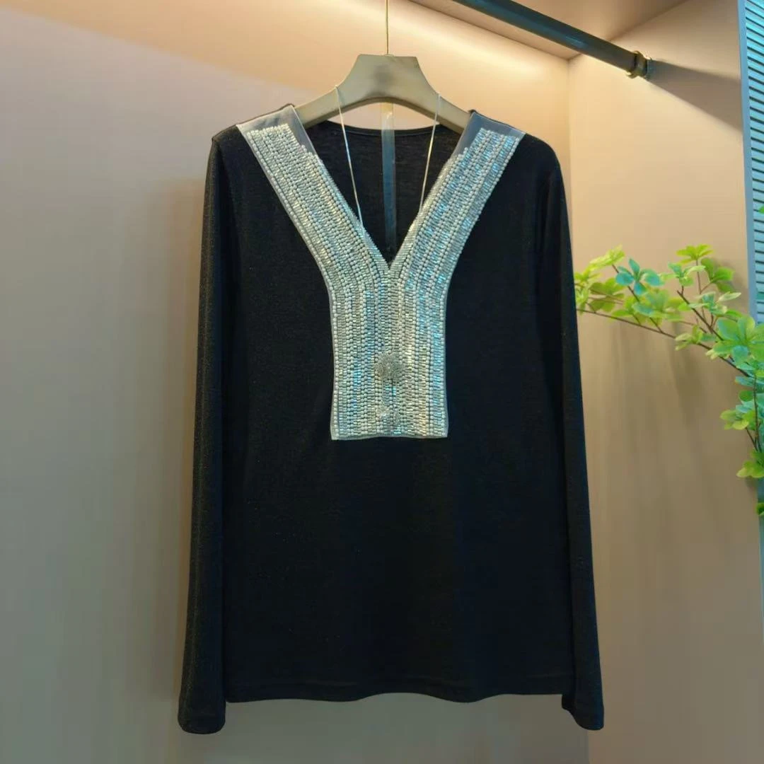 新款法式V领订钻设计感显瘦气质百搭长袖内搭上衣（衣长58左右）