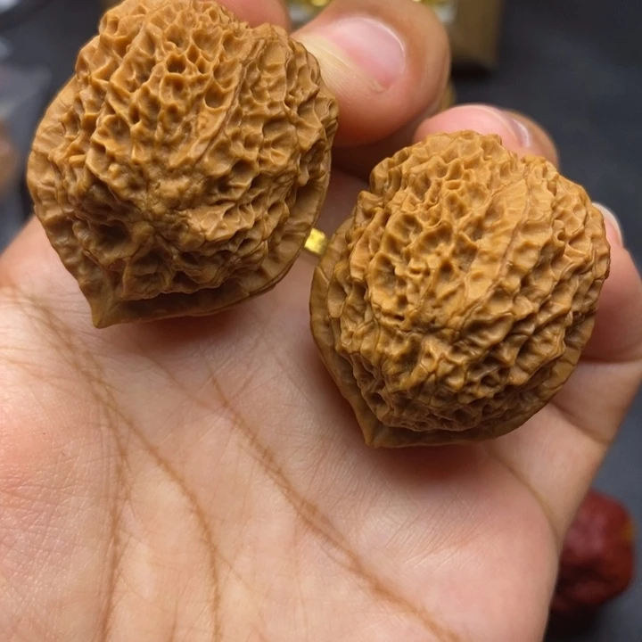 文玩核桃把件36尺荒古金蟾