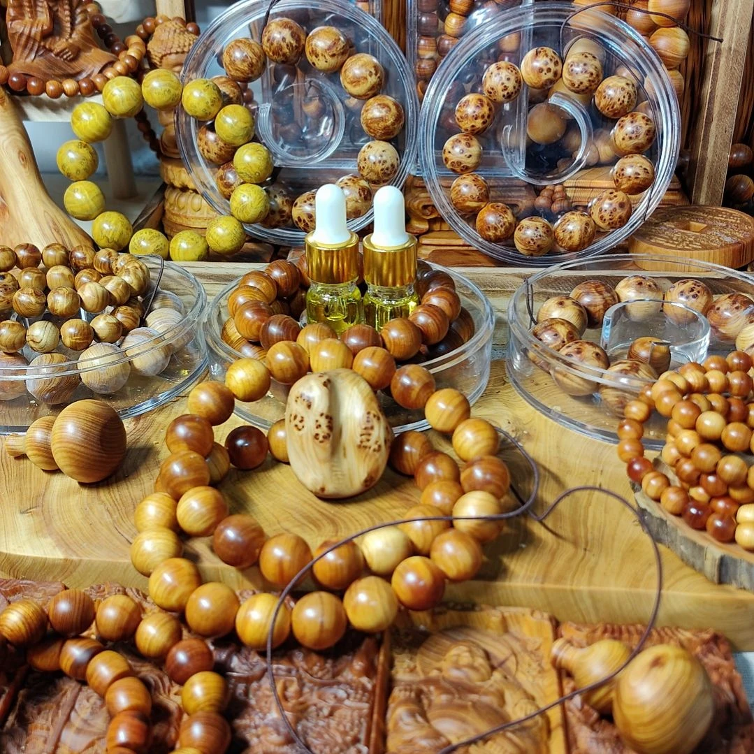 薛*良太行崖柏手工艺品