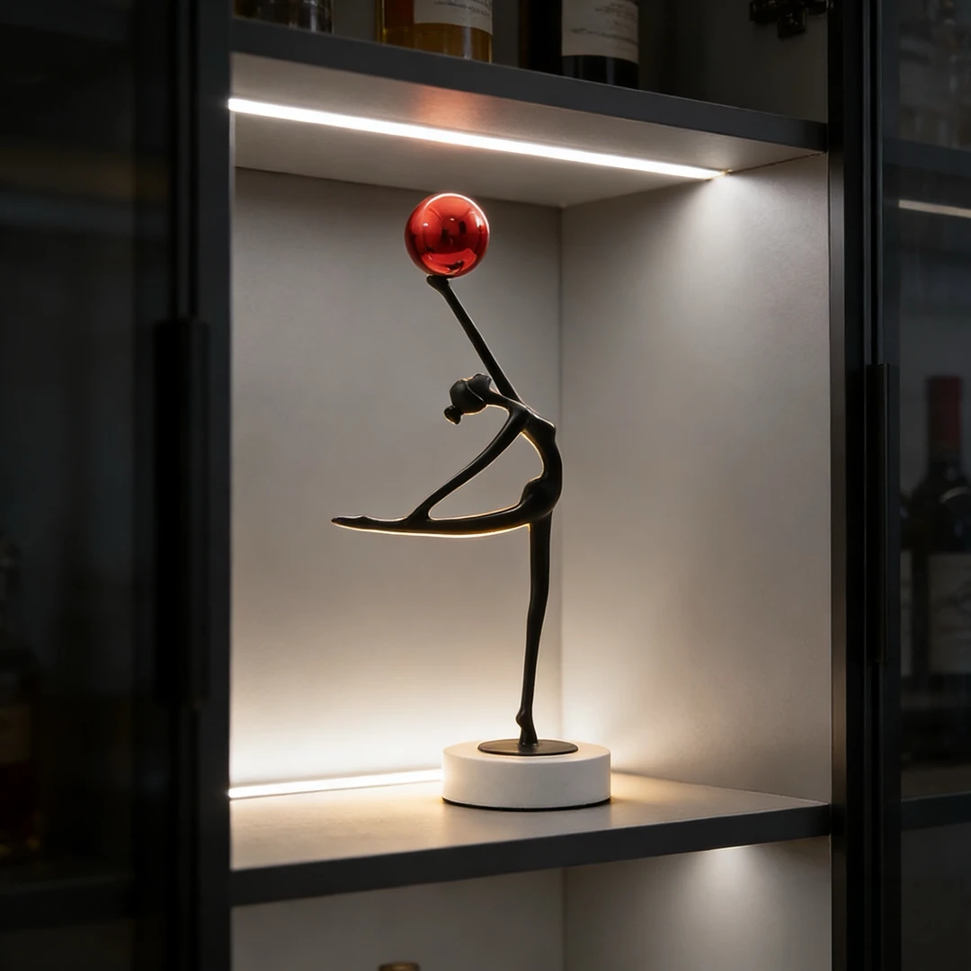 简约意式酒柜高级感小众舞蹈人物摆件样板间客厅电视柜茶几摆件