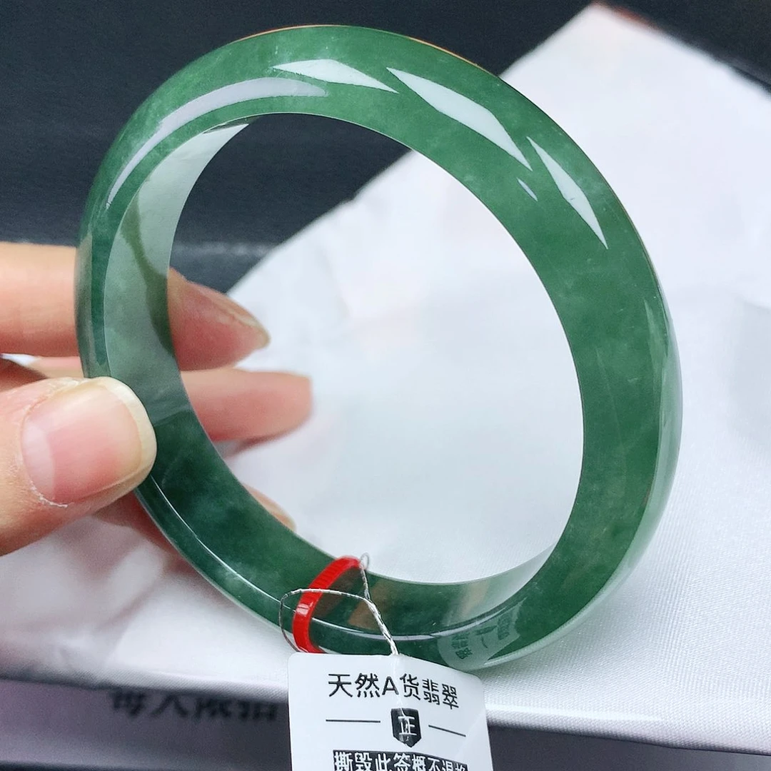 翡翠手镯未镶嵌59圈