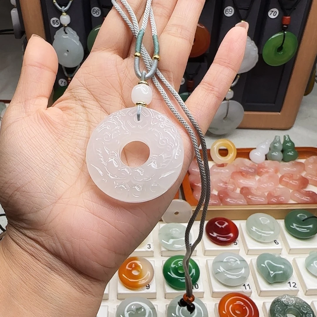 镇***飘颈饰未镶嵌石英质玉