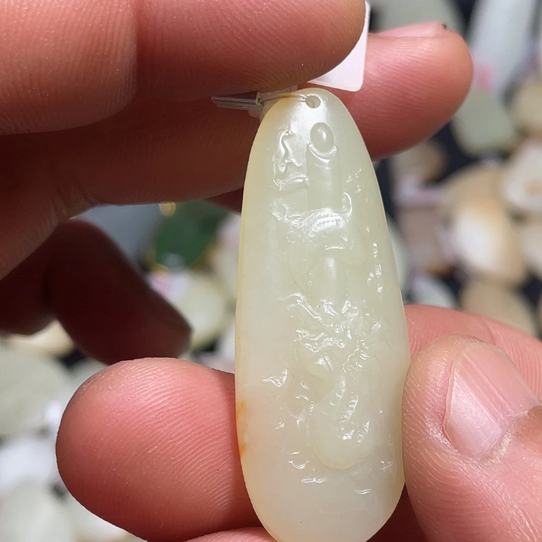 和田玉（糖玉）未镶嵌颈饰吊坠