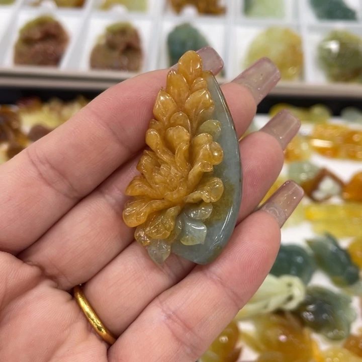 蛇纹石玉未镶嵌颈饰