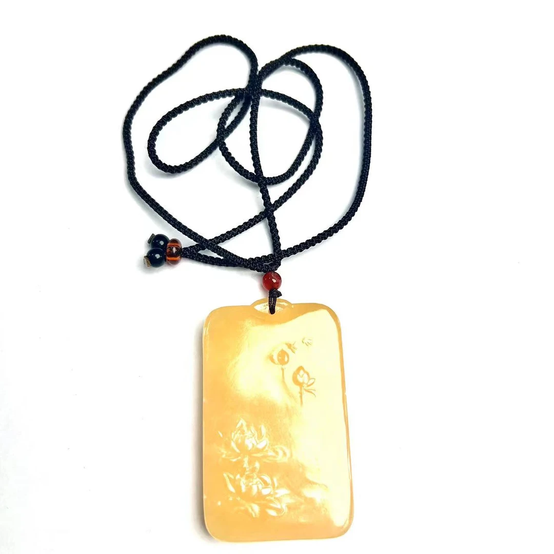 FF721-天然黄糖精美吊坠 - 尺寸64.5*39*10.5mm