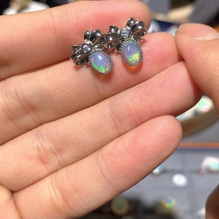 欧泊欧泊耳钉合金