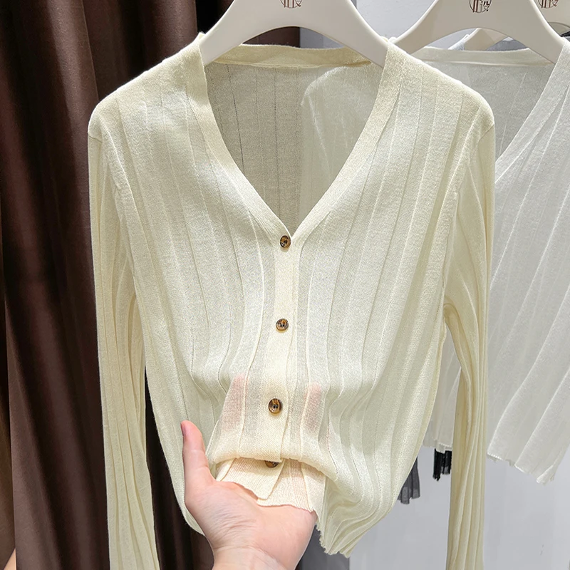 杏色气质V领纽扣针织衫女夏季爆款时尚外搭宽松长袖短外套上衣女