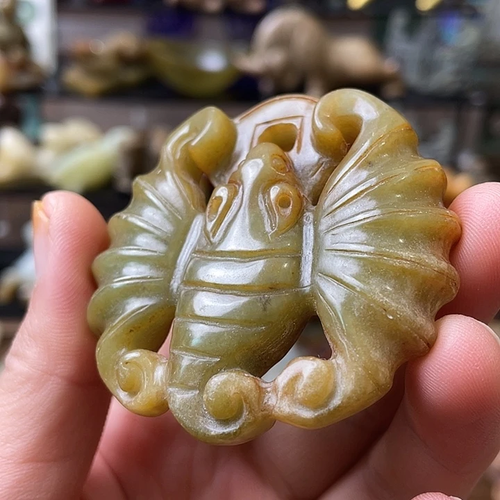 和田玉（糖玉）未镶嵌颈饰