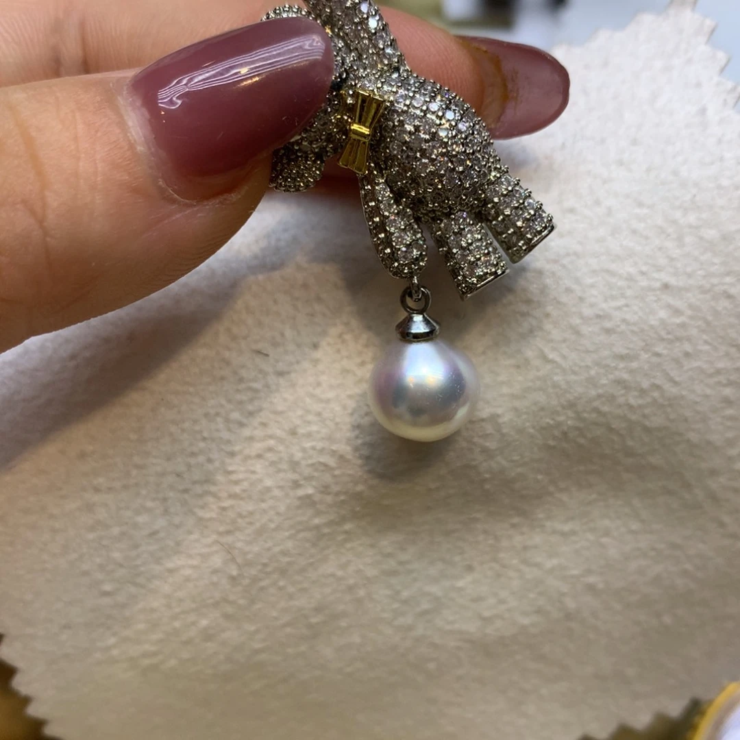 未镶嵌胸饰海水珍珠