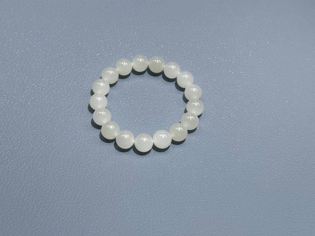 和田玉冰透精美女士手串（多样性拍一发一）