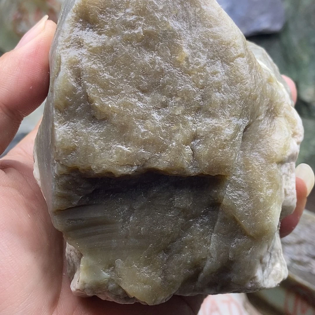 未镶嵌和田玉（糖玉）珠宝奇石昨****了