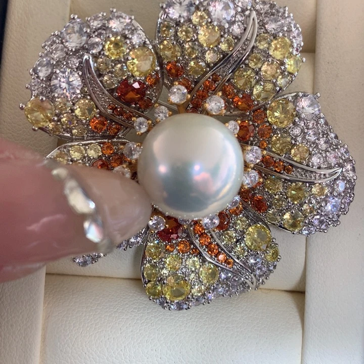 未镶嵌胸饰淡水珍珠