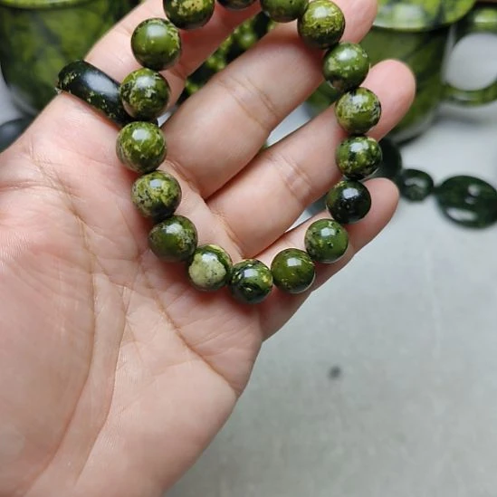 未镶嵌蛇纹石玉手串