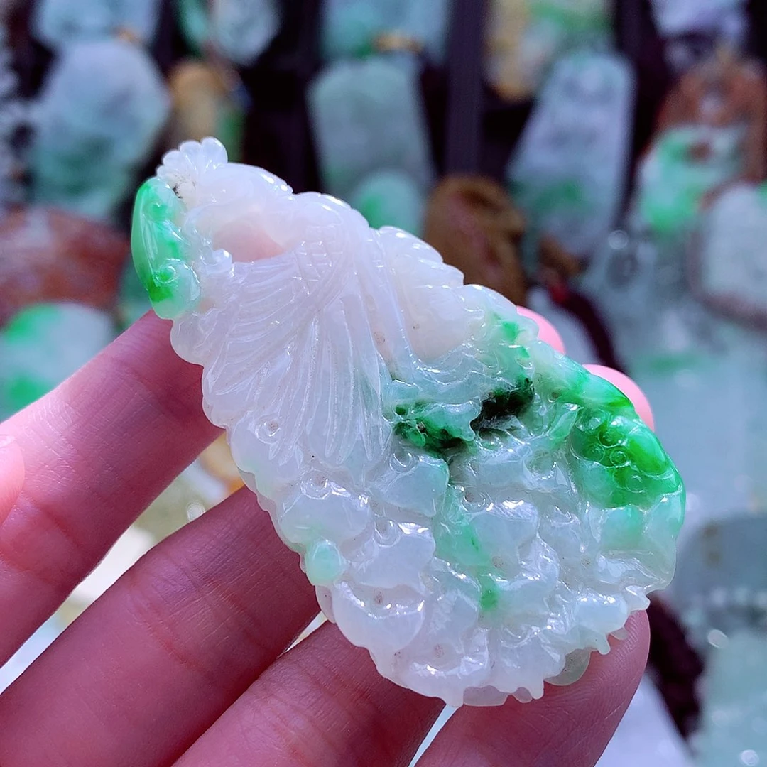 颈饰未镶嵌翡翠天然