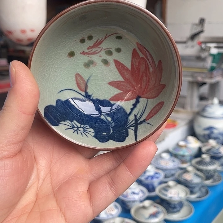 青花釉下彩杯子哈