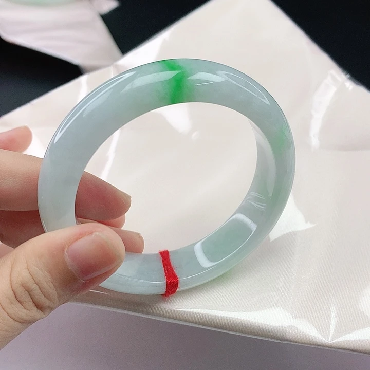 翡翠手镯未镶嵌翡翠830