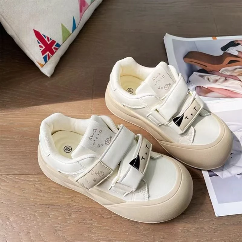 魔术贴丑萌休闲厚底皮面单鞋女秋季新款百搭ins校园风板鞋爆款