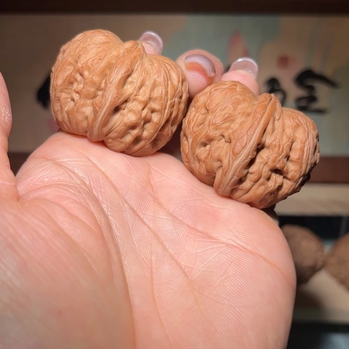 文玩核桃吊坠元宝