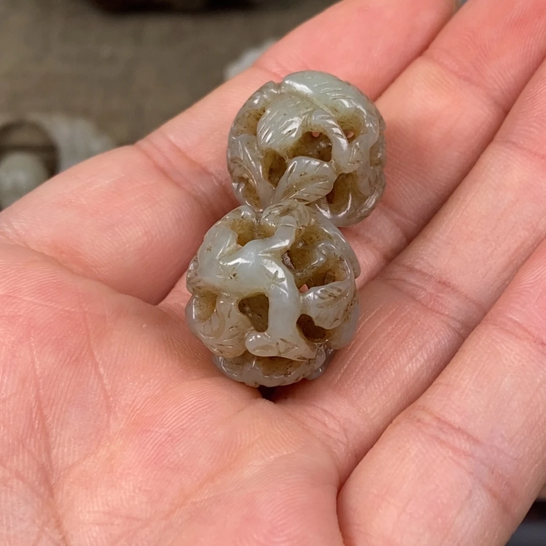 华***子非常精美的脖挂件