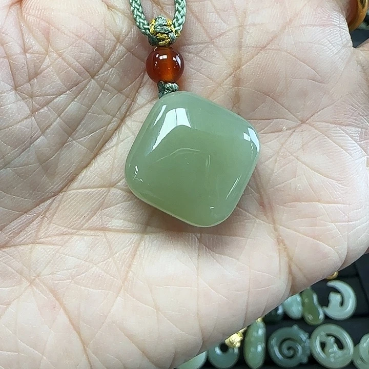 和田玉（糖玉）吊坠(不含链)未镶嵌