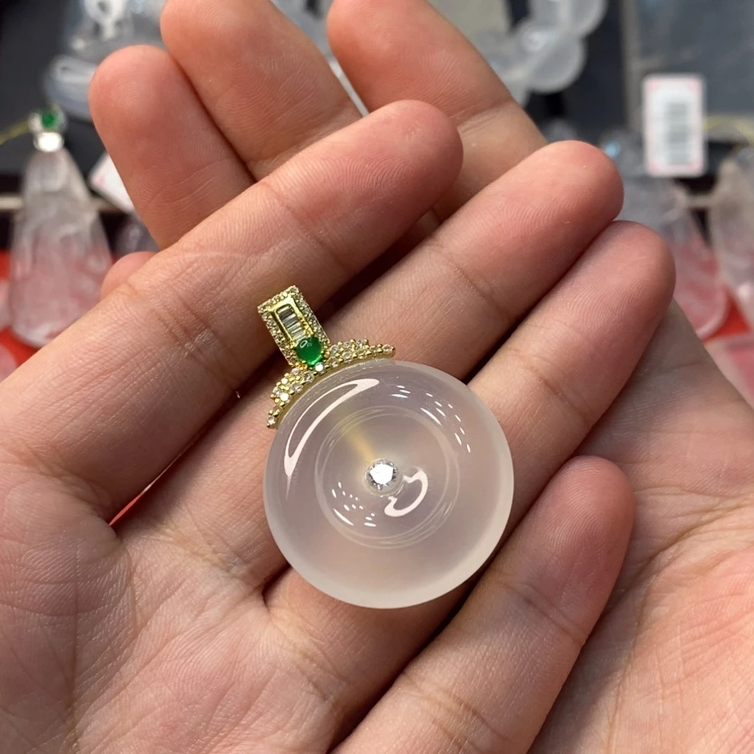 暄***暄石英质玉银S925镶嵌吊坠