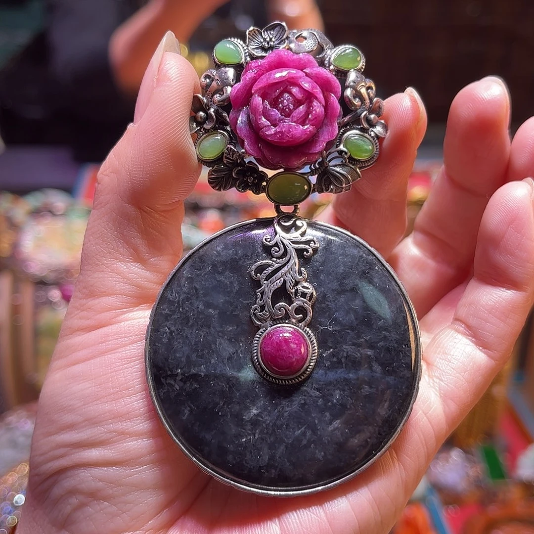 翡翠银S925镶嵌吊坠(不含链)乌鸡翡翠红宝石吊坠