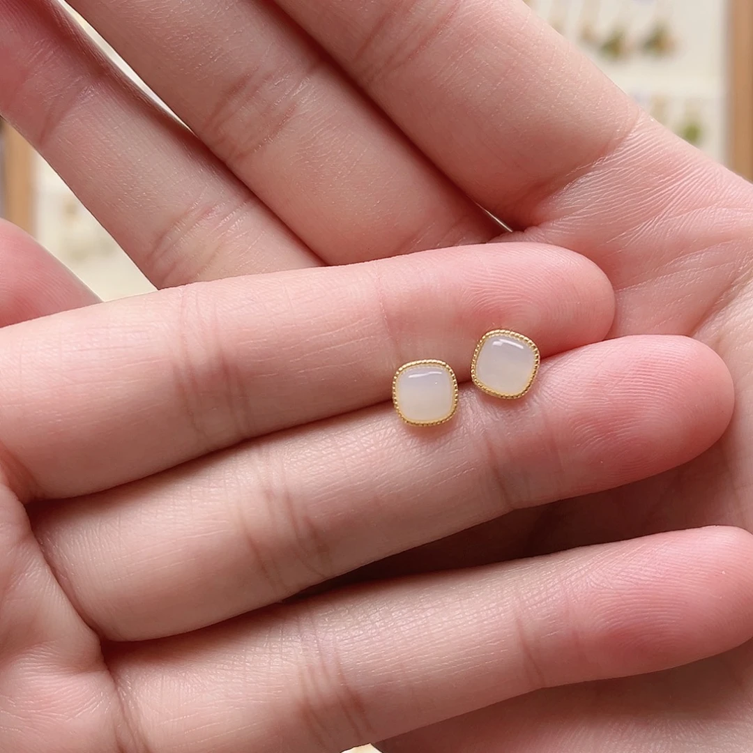 一***.和田玉银S925镶嵌耳饰