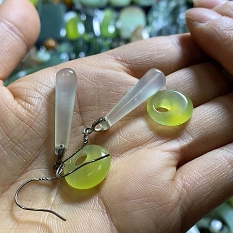 岫玉耳环未镶嵌两对