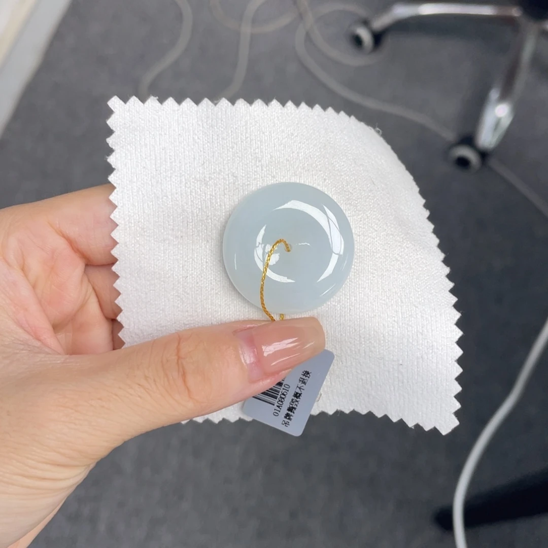 颈饰未镶嵌翡翠平安扣