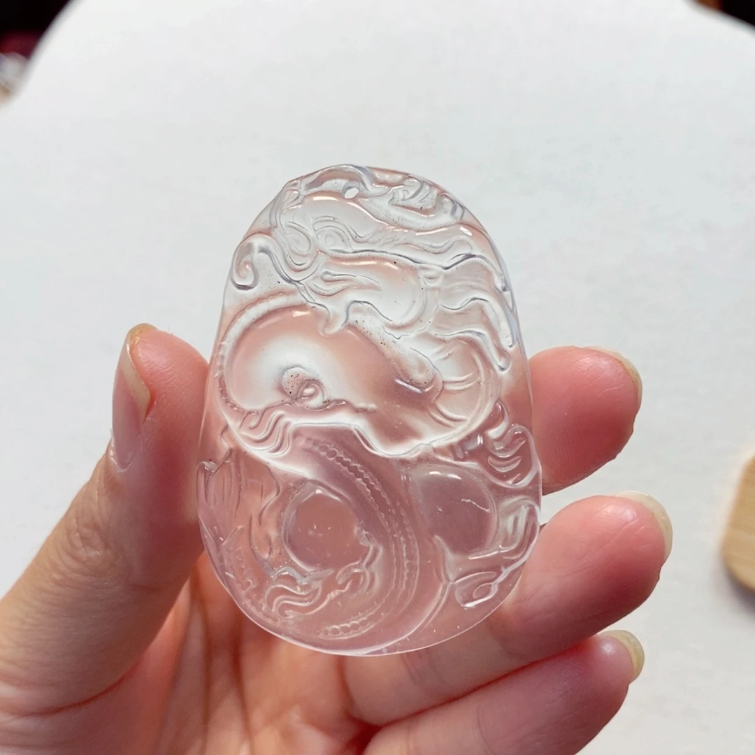 颈饰未镶嵌石英质玉