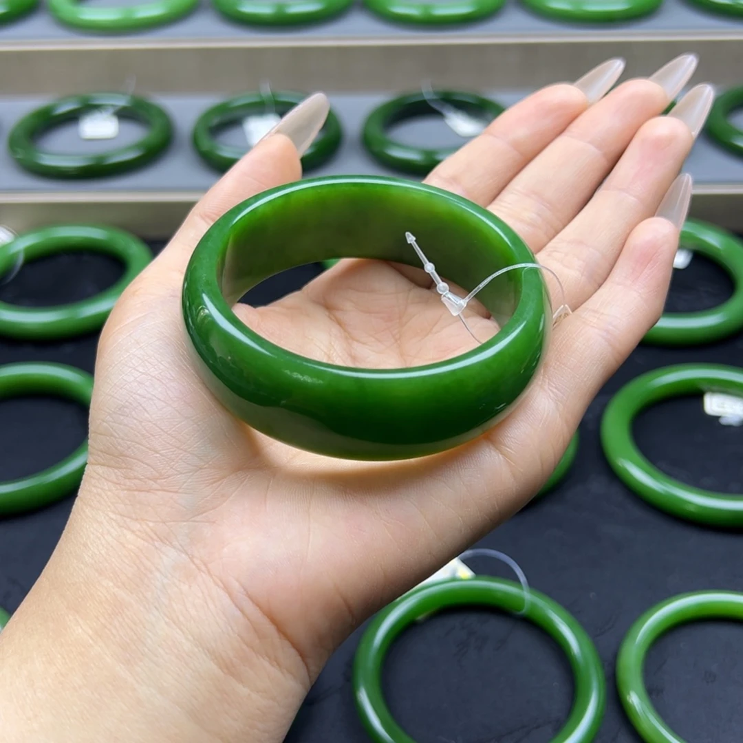 和田玉（碧玉）未镶嵌手镯