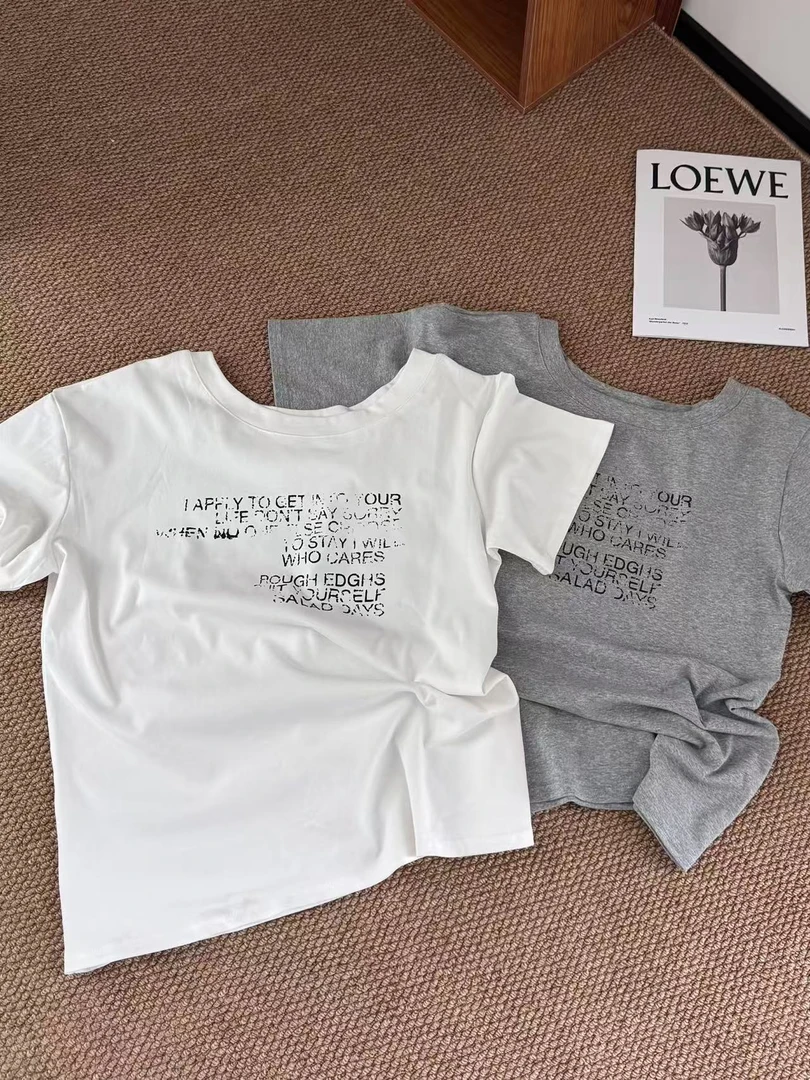 루루가−（慵懒周末）辣妹设计感斜肩字母印花短袖T恤女宽松显瘦上衣