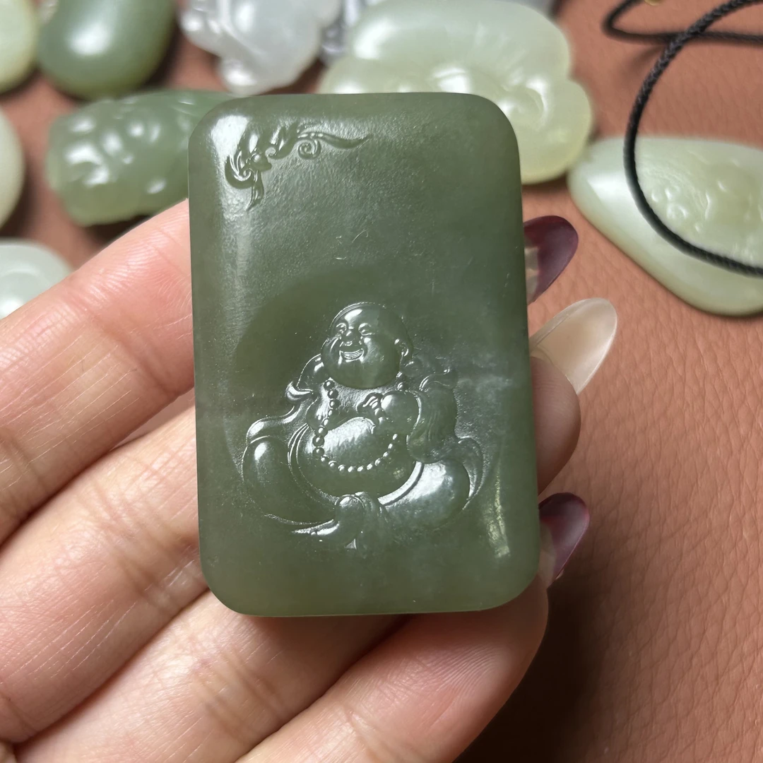 精品和田玉小挂件