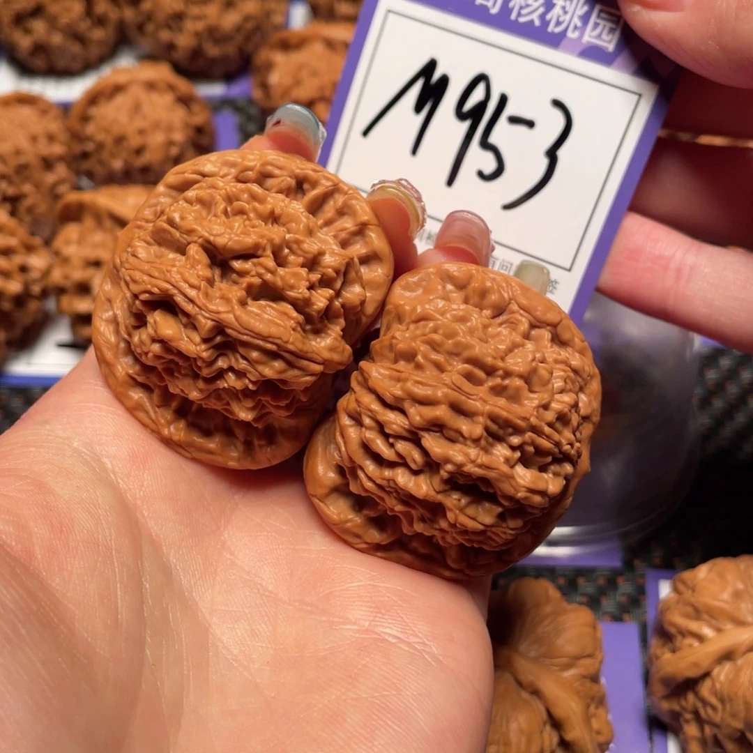 文玩核桃吊坠M953号 4.4虎头