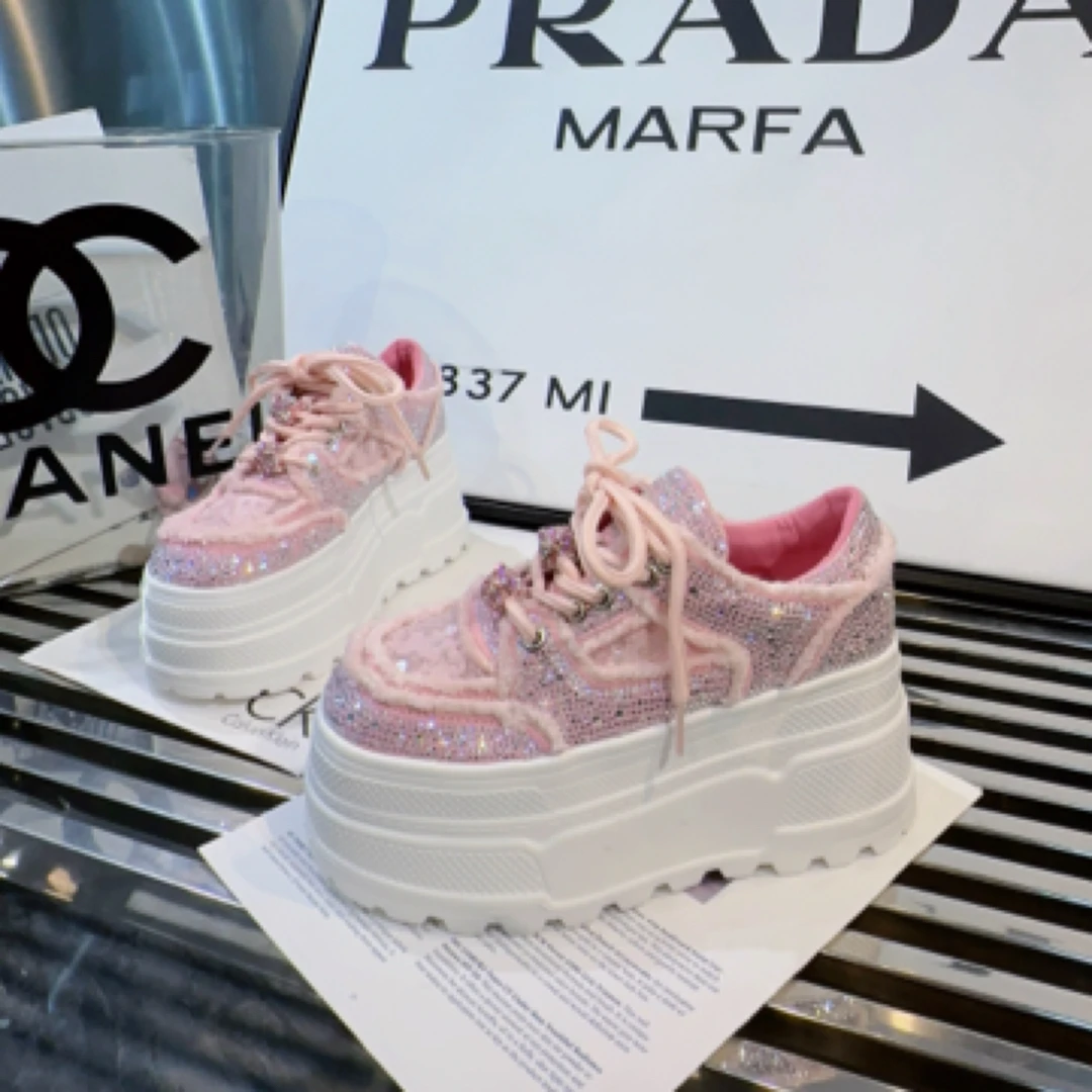 A.M艾墨儿2025年欧货水钻磨边工艺厚底增高时装款休闲板鞋