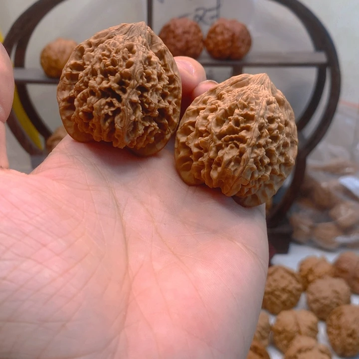 文玩核桃吊坠边42肚45满天星