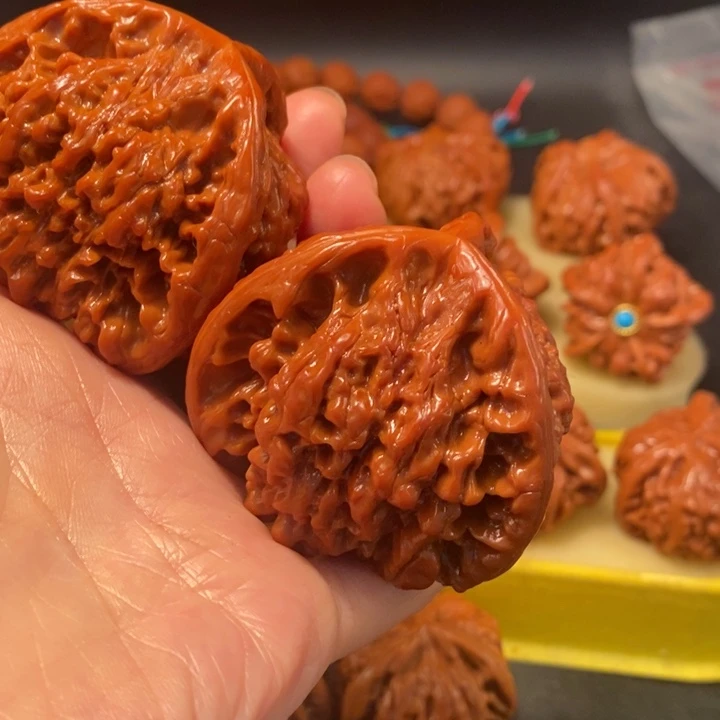 祁***圣猴头核桃吊坠工艺核桃