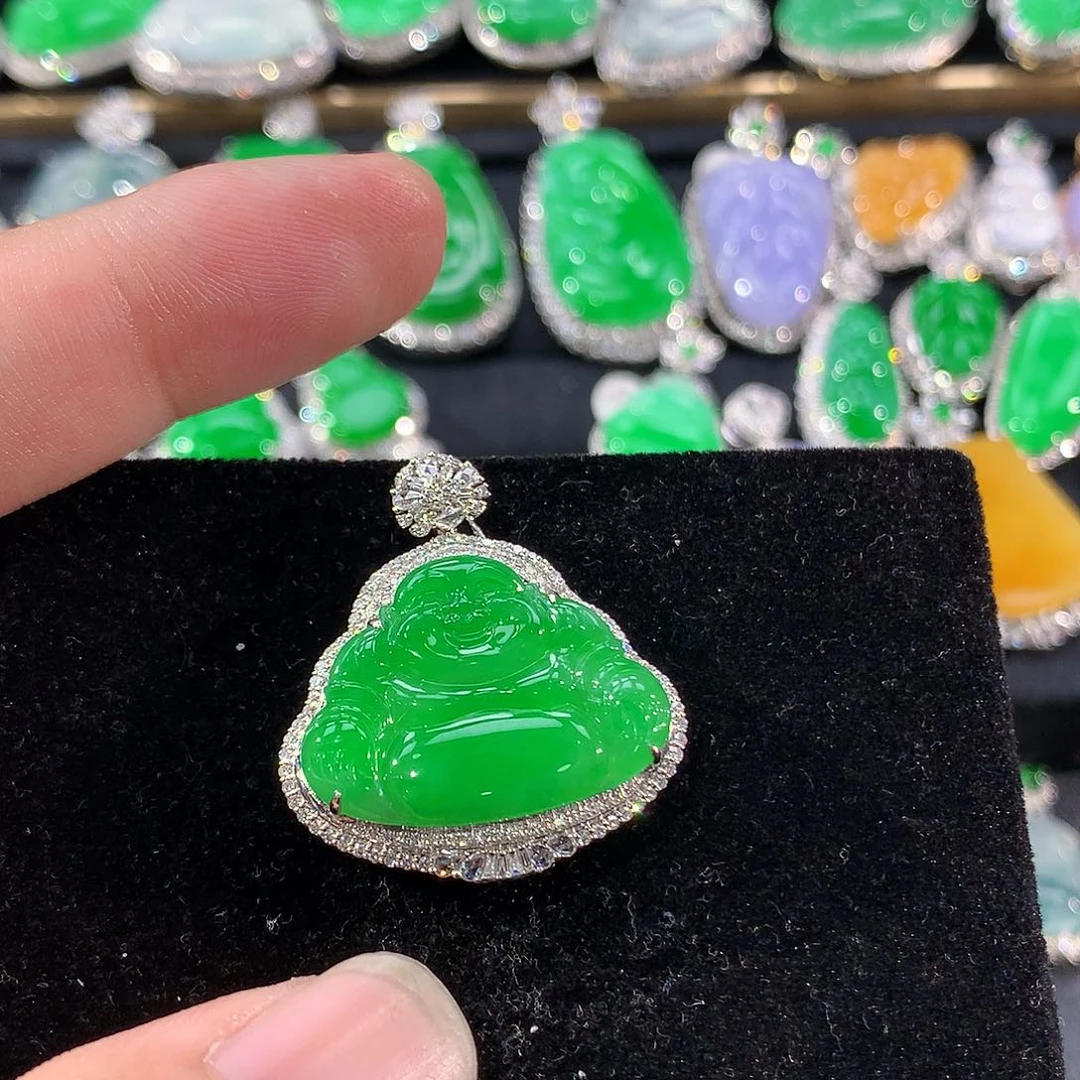 翡翠18K金镶嵌颈饰