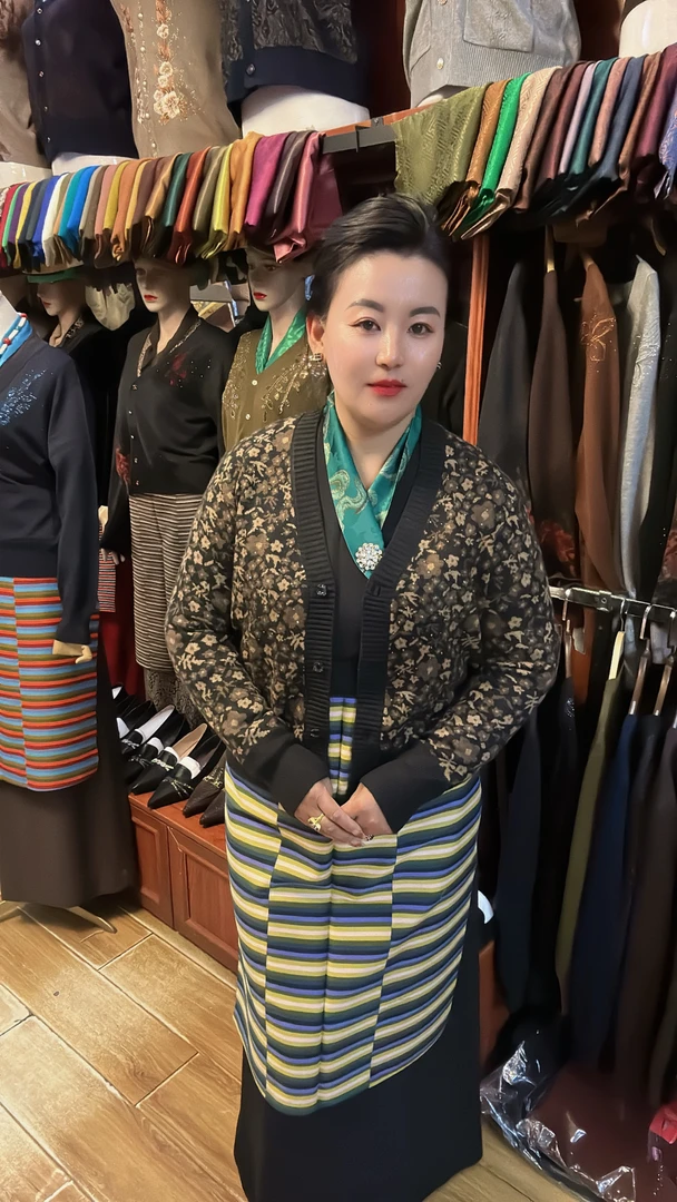 不褪色豹纹针织V领短款毛衣外套