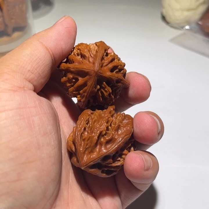 ****～文玩核桃吊坠狮子头核桃