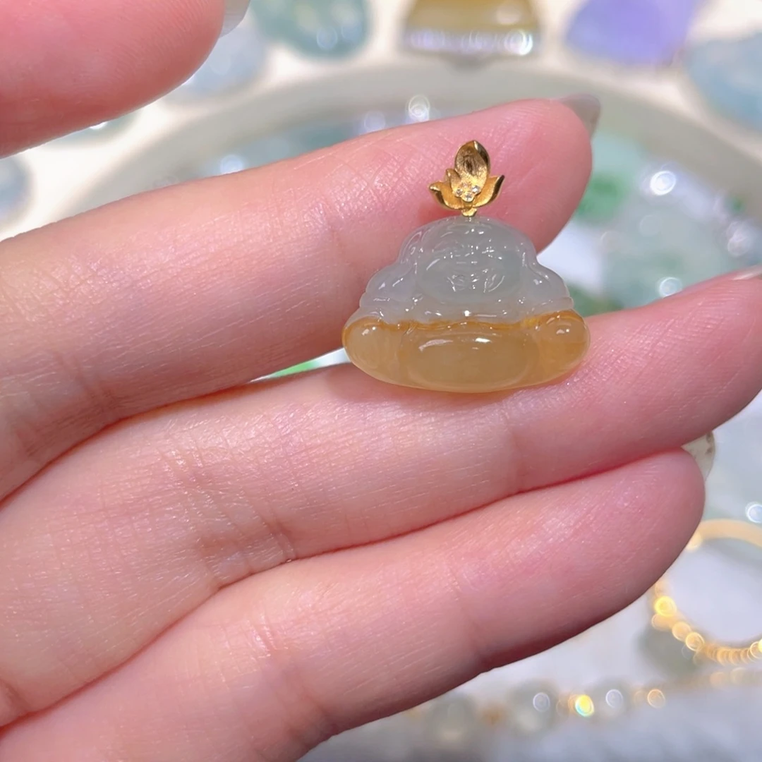 翡翠18K金镶嵌颈饰翡翠