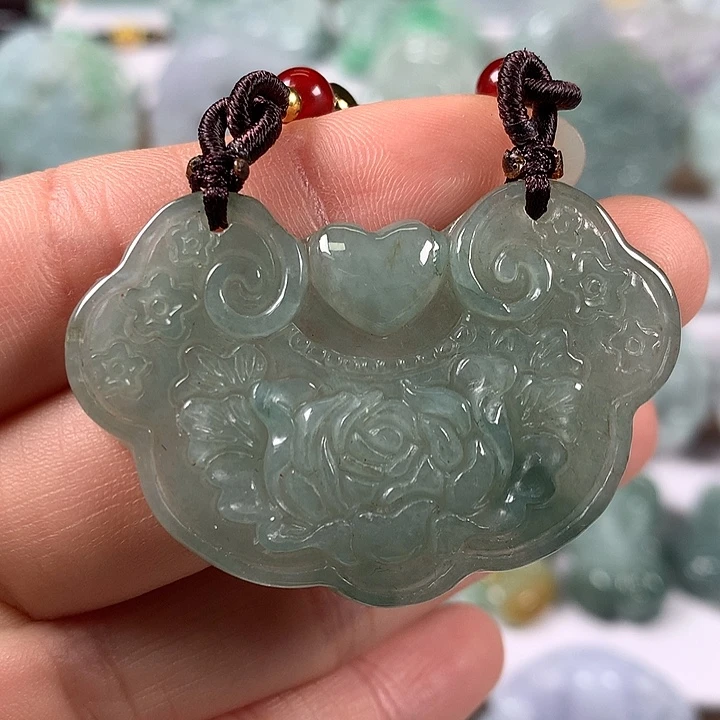 颈饰未镶嵌翡翠花开富贵如意锁有一条颜色线福利介意勿拍福利