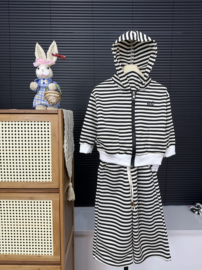 兮兮新款春季秋季儿童舒适条纹运动洋气时尚连帽亲子套装显瘦气质
