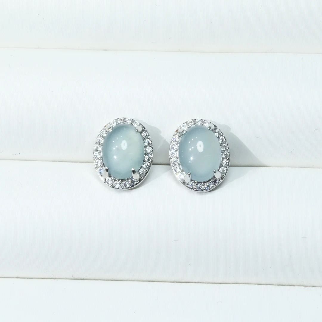 天然A货翡翠椭圆蛋面耳钉优雅款轻奢多样性发一对