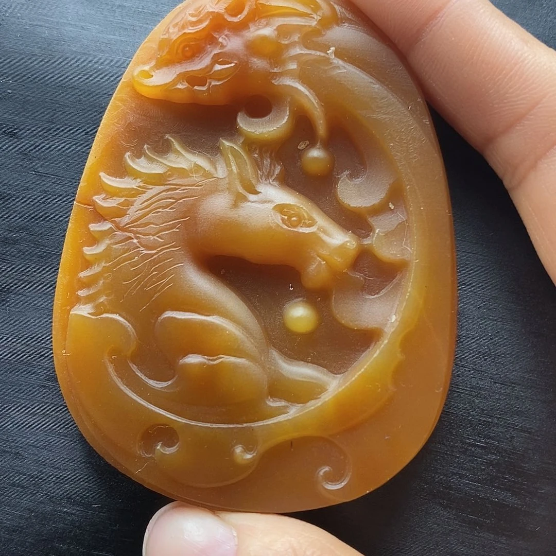 石英质玉（黄龙玉）颈饰未镶嵌