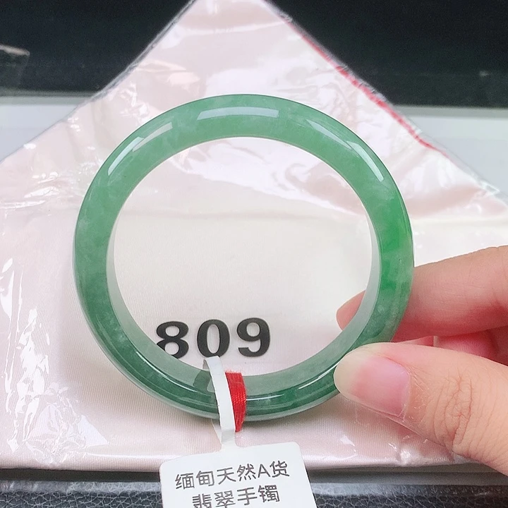 翡翠未镶嵌手镯翡翠