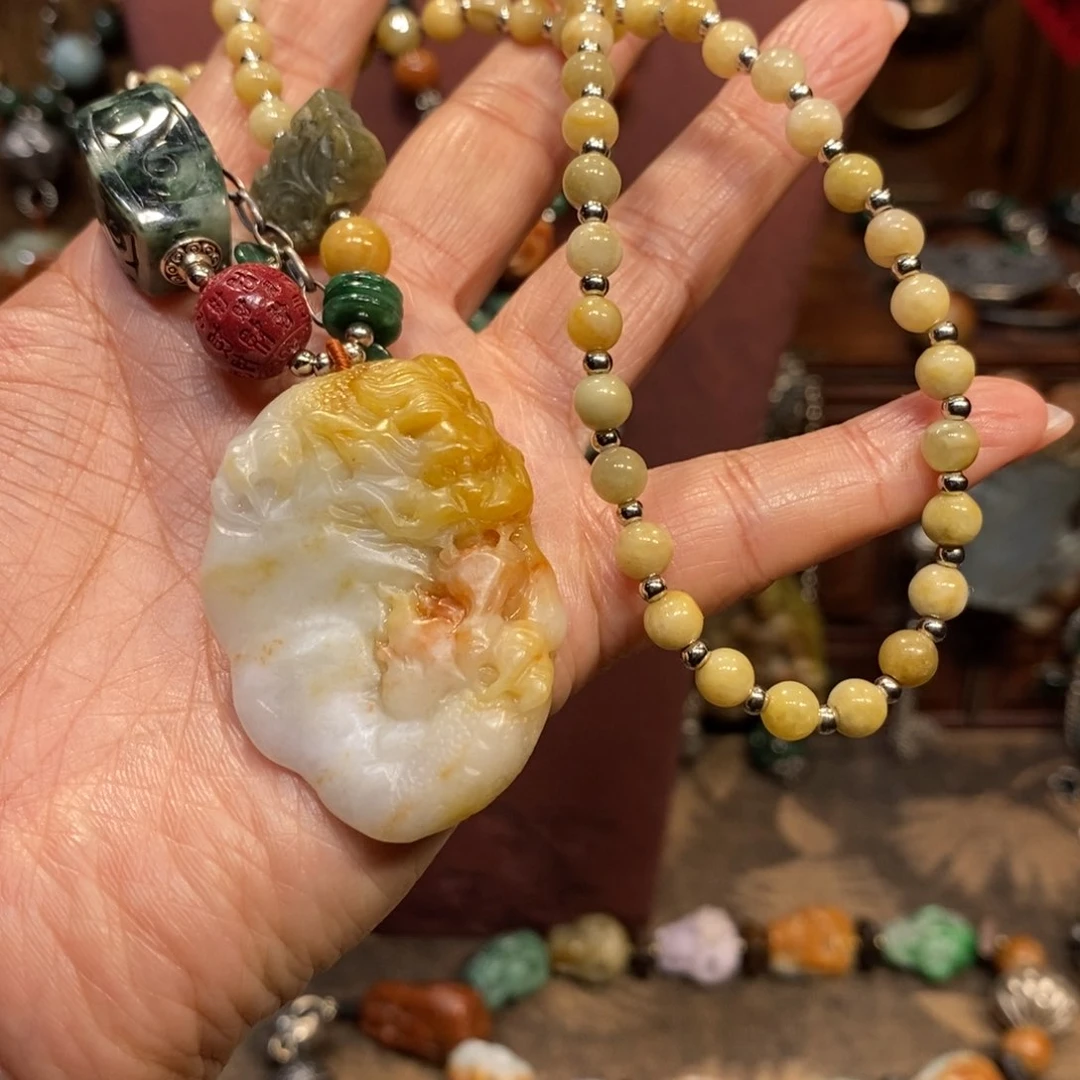 翡翠吊坠(赠链)未镶嵌